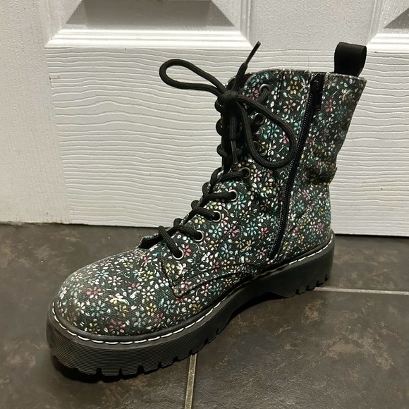 Flower print boots - Picture 2 of 3